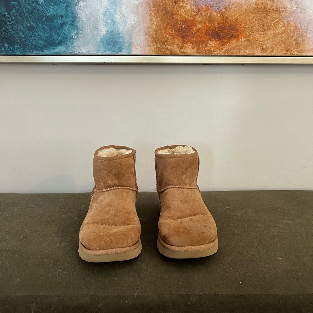 UGG Classic Mini II Boot - Size 9W